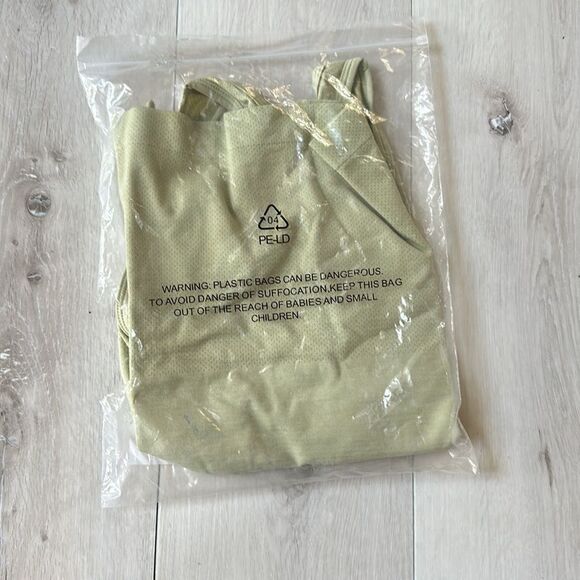 Senita Athletics Essential Race Length Seamless Tank Bamboo M NWT in packaging - Picture 6 of 6